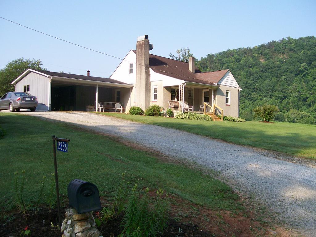 The Farmhouse Villa Ararat Exterior photo